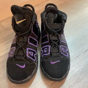 Nike air more uptempo UW colors